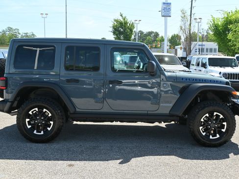 Used 2025 Jeep Wrangler Unlimited Rubicon 4xe w/ Convenience Group image 17