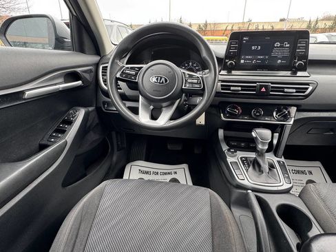 Used 2021 Kia Seltos LX image 18