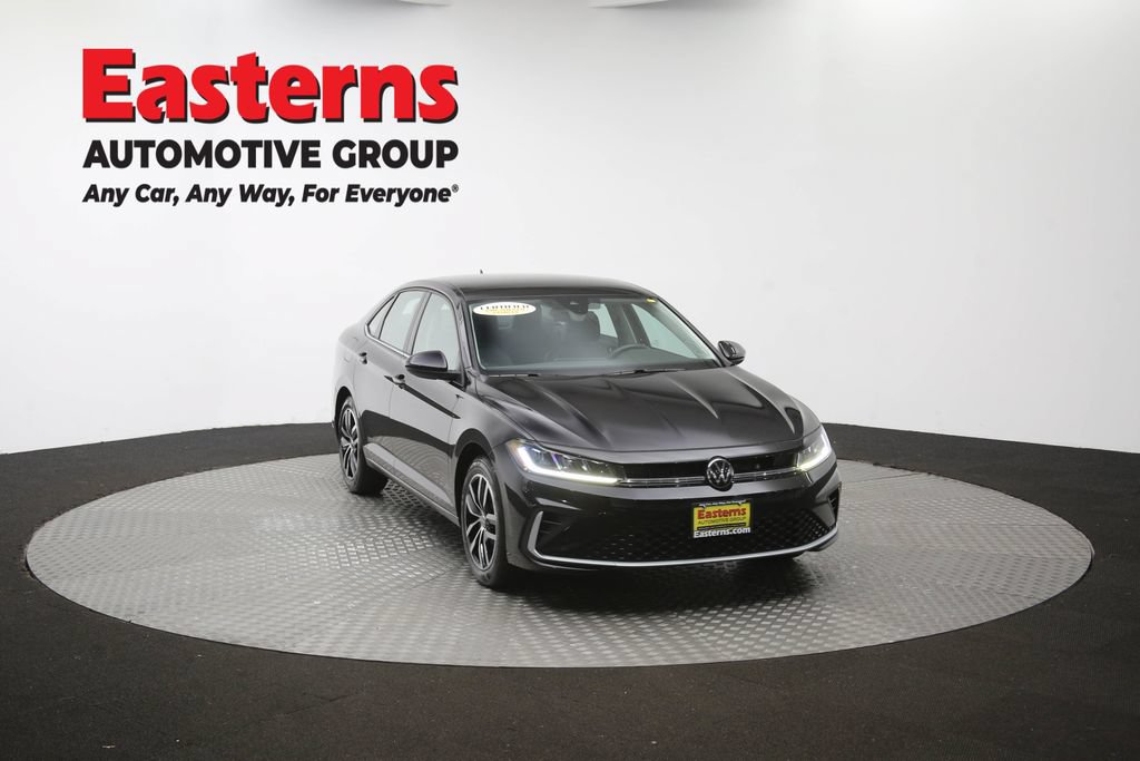 Used 2025 Volkswagen Jetta SE FWD image 52