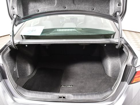 Used 2024 Nissan Altima 2.5 SV FWD image 48