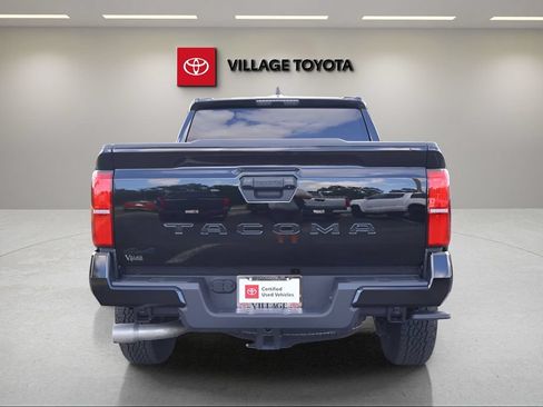Certified 2025 Toyota Tacoma TRD Off-Road AWD/4WD image 4