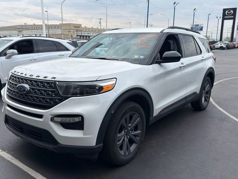 Used 2023 Ford Explorer XLT w/ Equipment Group 202A image 6