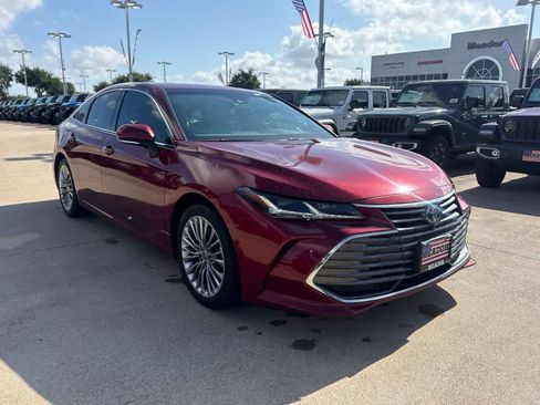 Used 2021 Toyota Avalon Limited w/ Advanced Safety Package FWD image 7