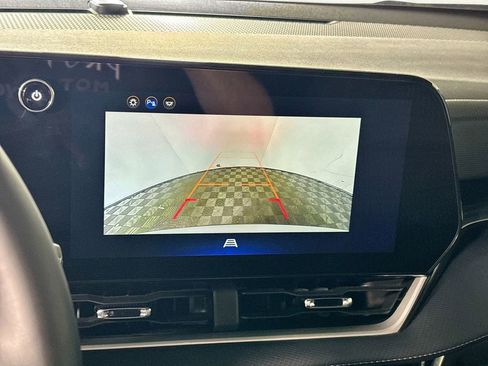 Used 2025 Chevrolet Equinox LT FWD image 17