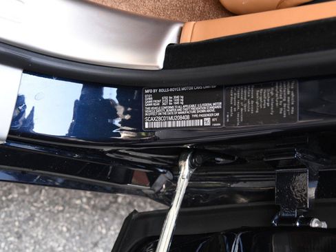 Used 2021 Rolls-Royce Dawn image 20