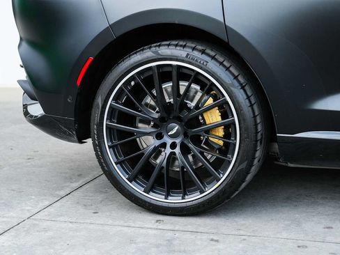 Used 2023 Aston Martin DBX AWD/4WD image 7