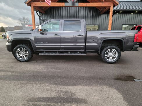 Used 2015 GMC Sierra 2500 Denali w/ Duramax Plus Package image 24