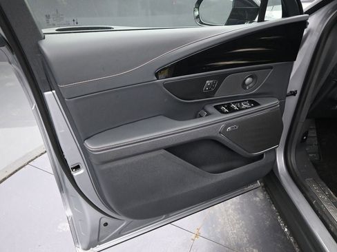 New 2025 Lincoln Nautilus Premier w/ Equipment Group 102A image 29