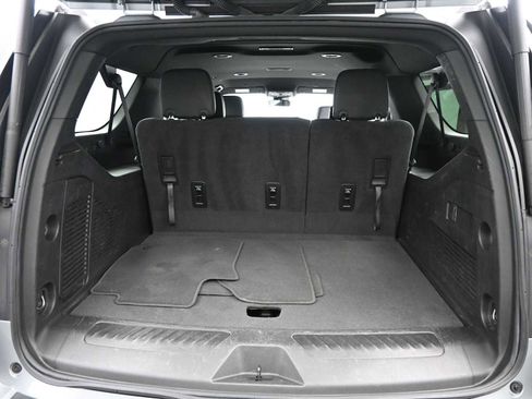 Used 2024 Chevrolet Suburban LT image 13