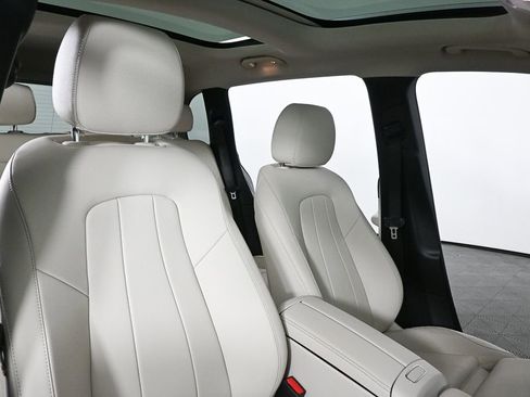 Certified 2023 Mercedes-Benz GLB 250 w/ Premium Package image 22