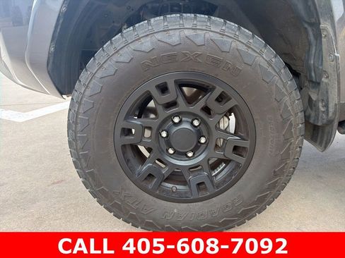 Used 2020 Toyota 4Runner TRD Off-Road Premium w/ Moonroof Package AWD/4WD image 9
