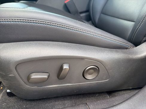 Used 2025 Chevrolet Equinox EV LT w/ Convenience Package image 15