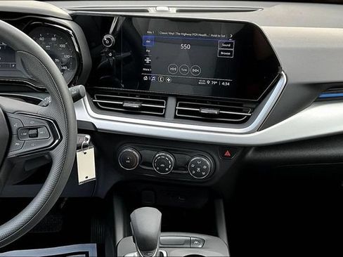 New 2026 Chevrolet Trax LS w/ LS Convenience Package FWD image 6
