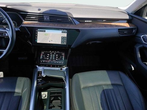 Used 2020 Audi e-tron Premium Plus image 20