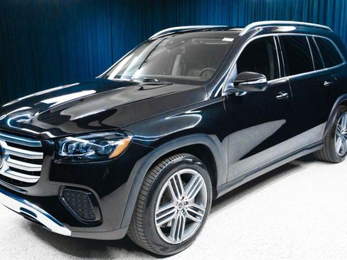 Certified 2026 Mercedes-Benz GLS 450 4MATIC image 1