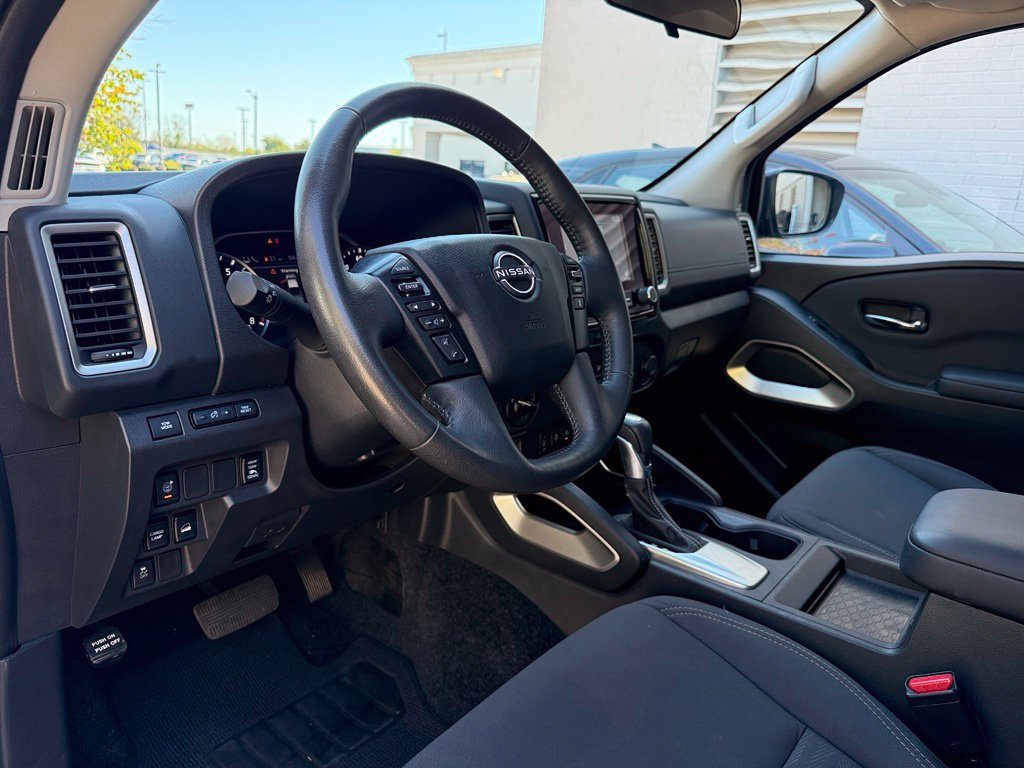 Used 2024 Nissan Frontier SV w/ SV Convenience Package AWD/4WD image 11