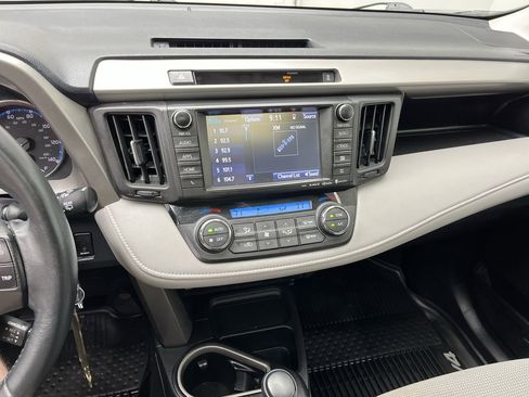 Used 2016 Toyota RAV4 XLE FWD image 16