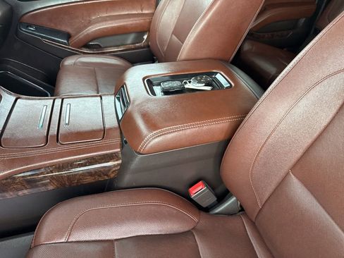 Used 2018 Chevrolet Suburban Premier image 31