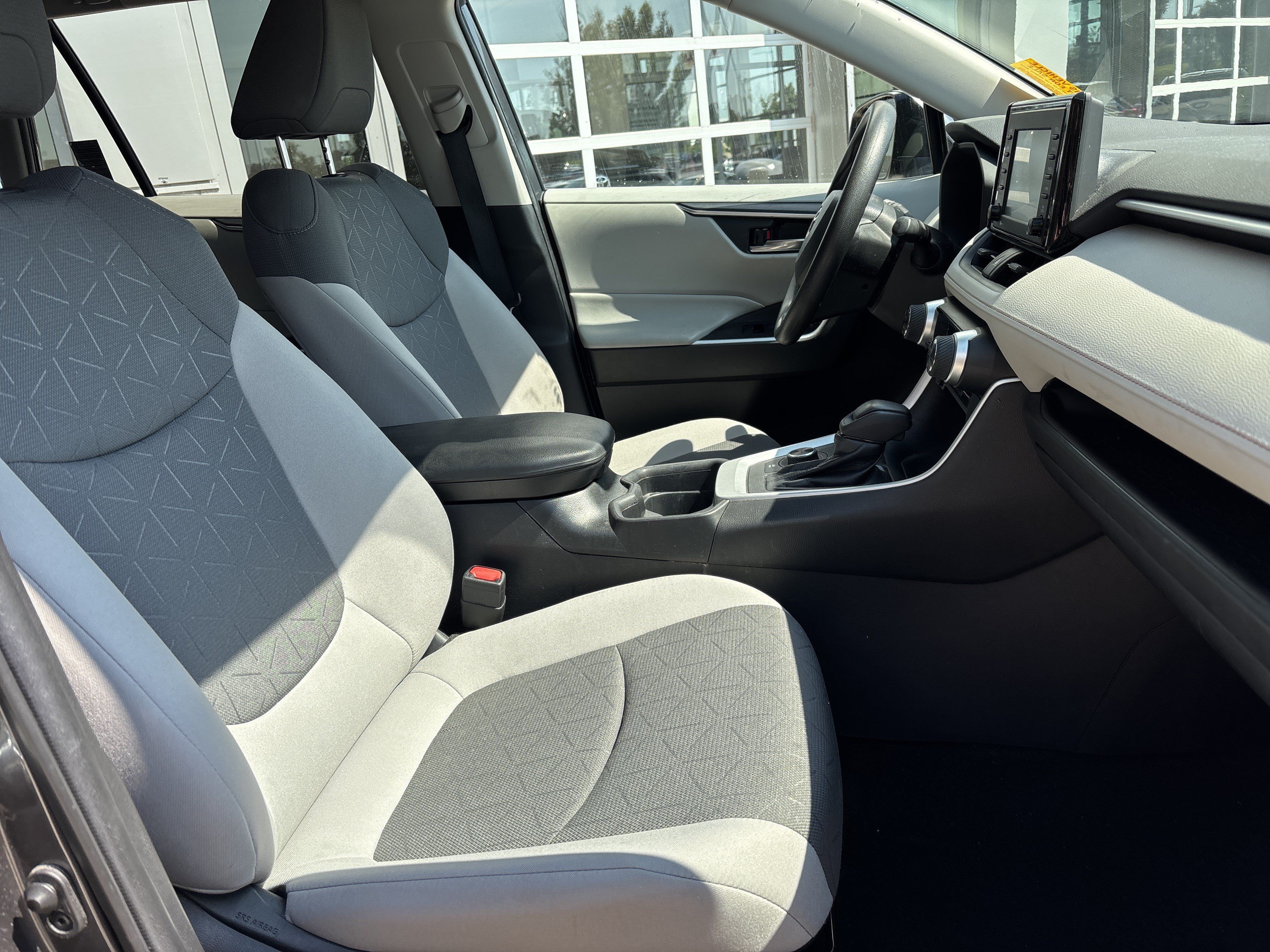 Used 2021 Toyota RAV4 XLE AWD/4WD image 26