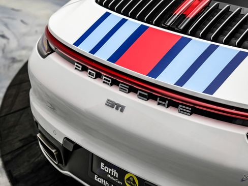 Used 2020 Porsche 911 Carrera RWD image 18