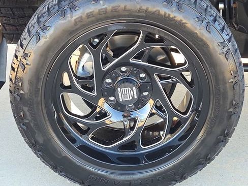 Used 2024 Toyota Tacoma TRD Off-Road image 9