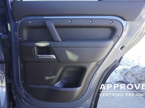 Used 2025 Land Rover Defender 110 S image 25