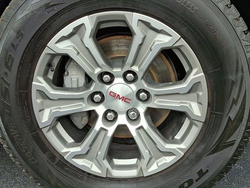 Used 2024 GMC Sierra 1500 SLE image 8