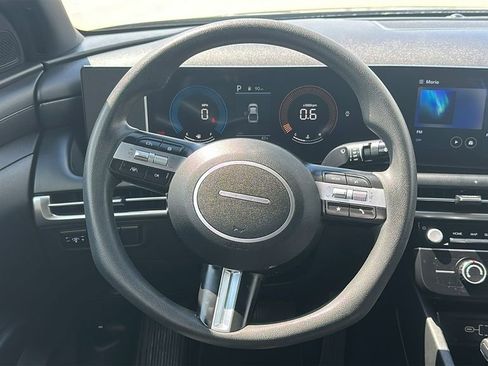 Used 2025 Hyundai Santa Cruz SE FWD image 22