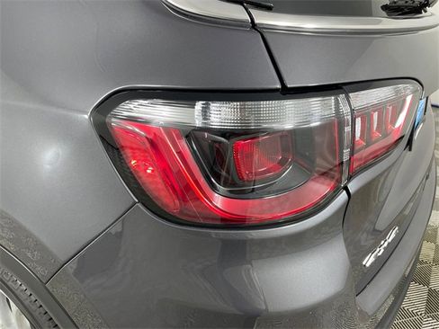 Used 2024 Jeep Compass Latitude image 19