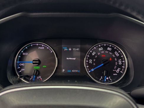 Certified 2022 Toyota RAV4 SE image 32