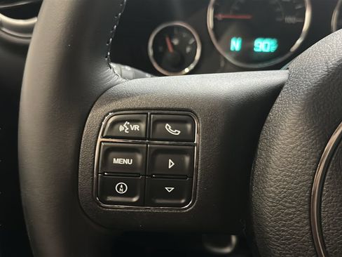 Used 2012 Jeep Wrangler Unlimited Rubicon w/ Connectivity Group AWD/4WD image 21