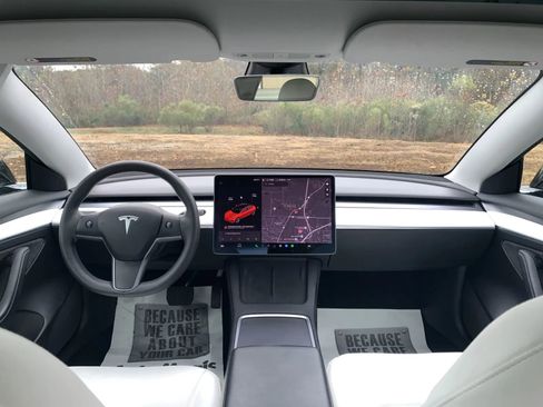 Used 2021 Tesla Model 3 Standard Range Plus image 13