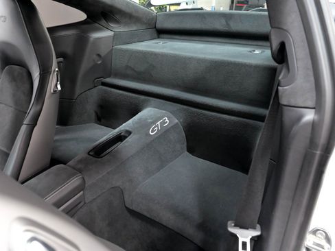 Used 2018 Porsche 911 GT3 RWD image 34