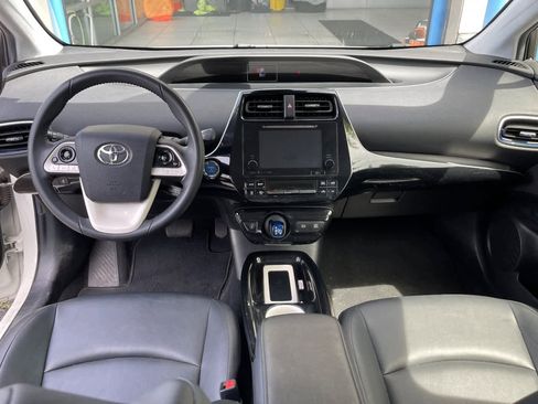 Used 2016 Toyota Prius Three Touring FWD image 11