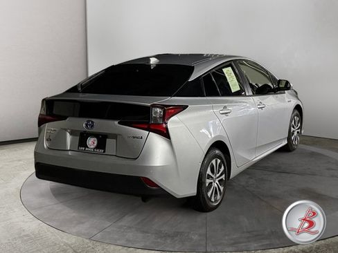 Used 2020 Toyota Prius LE image 7