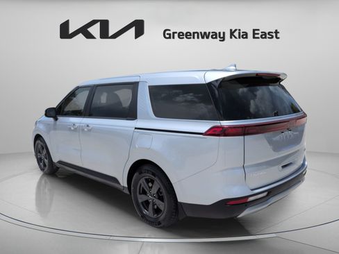 Certified 2023 Kia Carnival LX FWD image 8