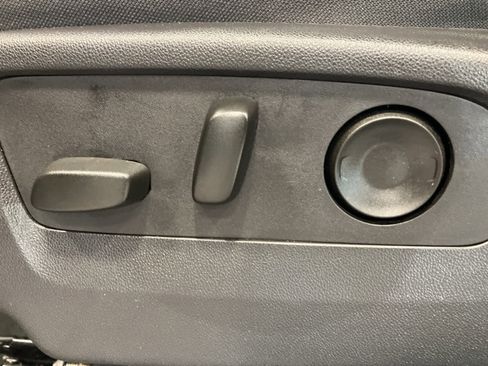 Used 2024 Chevrolet Silverado 1500 Custom image 11