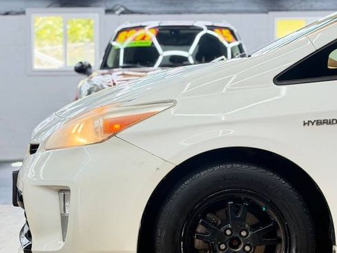 Used 2012 Toyota Prius Two FWD image 3