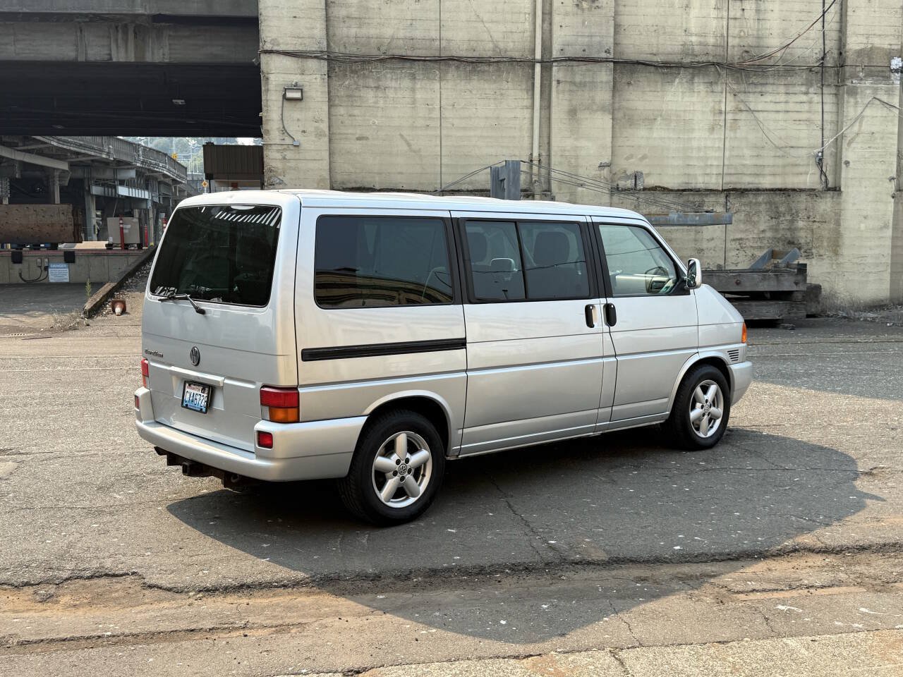Used 2003 Volkswagen Eurovan MV FWD image 38
