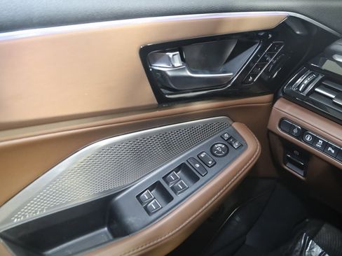 Used 2023 Acura MDX SH-AWD w/ Technology Package image 32