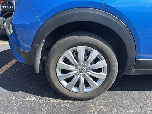 Used 2024 Nissan Kicks S FWD image 9