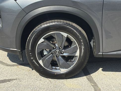 Used 2025 Nissan Rogue SV image 37