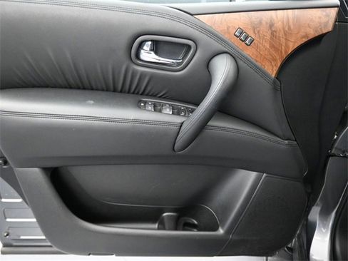 Used 2024 Nissan Armada SL image 24