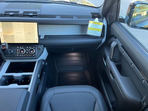 Used 2026 Land Rover Defender 110 S AWD/4WD image 24