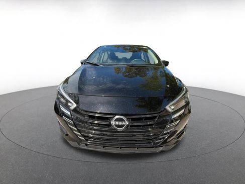 Used 2025 Nissan Versa SV image 4