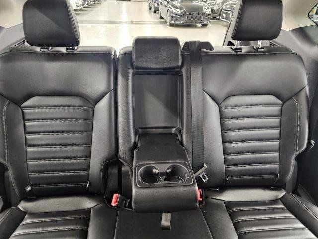Used 2024 Ford Edge SEL AWD/4WD image 13