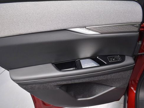 Certified 2025 Cadillac Optiq Sport 2 w/ LPO, Floor Liner Package image 29