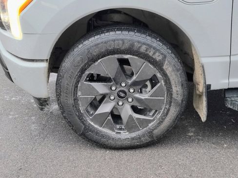 Used 2024 Ford F150 Lightning Lariat image 10