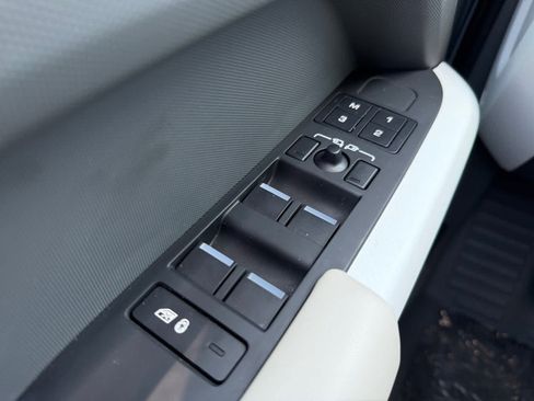 Used 2024 Land Rover Defender 130 S AWD/4WD image 27