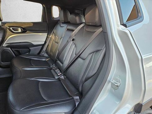 Used 2025 Jeep Compass Limited AWD/4WD image 15
